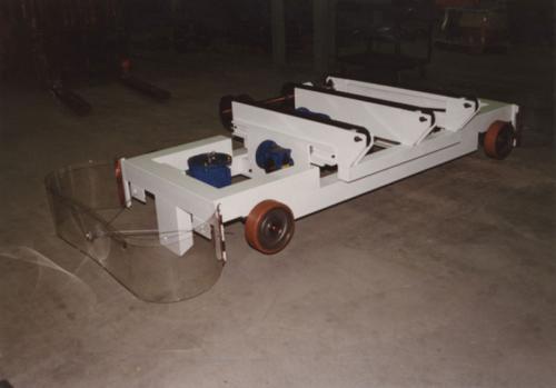 Shuttles with Roller Conveyor, Belt and Chain | Meccanica NAI
